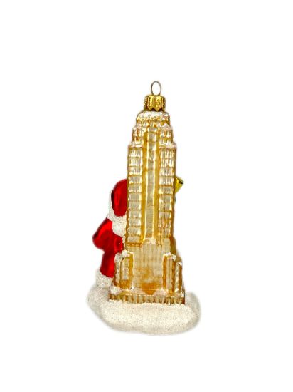 Picture of Santa Claus next to the Empire State Building, 2011